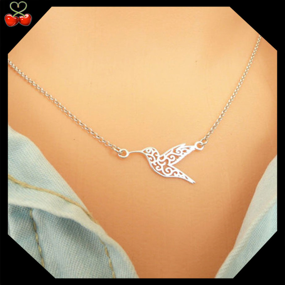 🍒 LAST ONE 😱 Hummingbird Origami Necklace - Picture 1 of 5